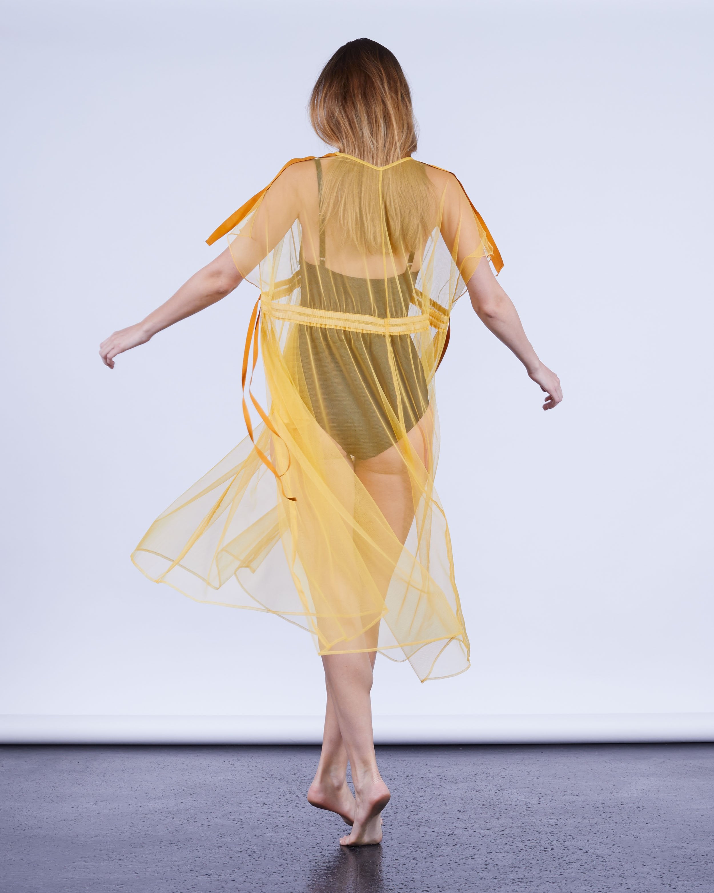 color: yellow tulle;