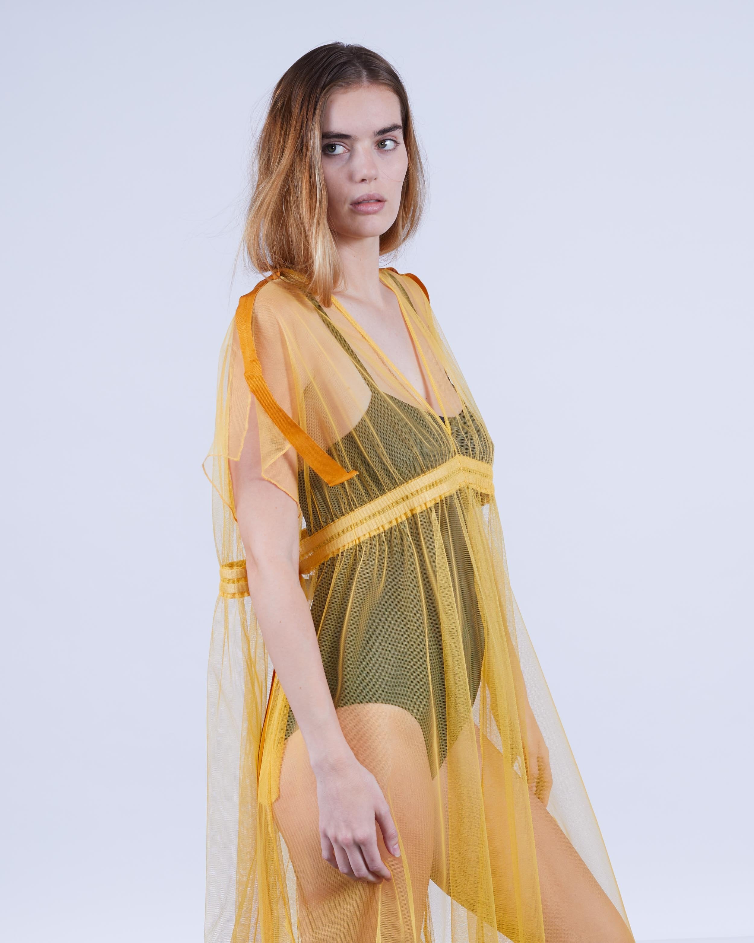 color: yellow tulle;