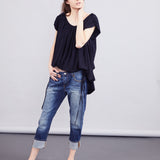 color: black;