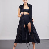 color: black;