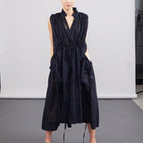 color: black;