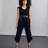 color: black;