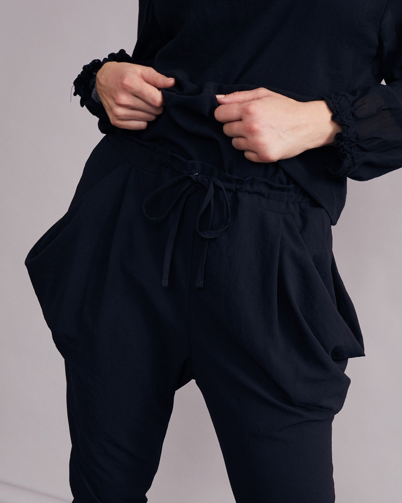 color: black; color: filter-black;