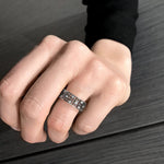 color: black/white gold