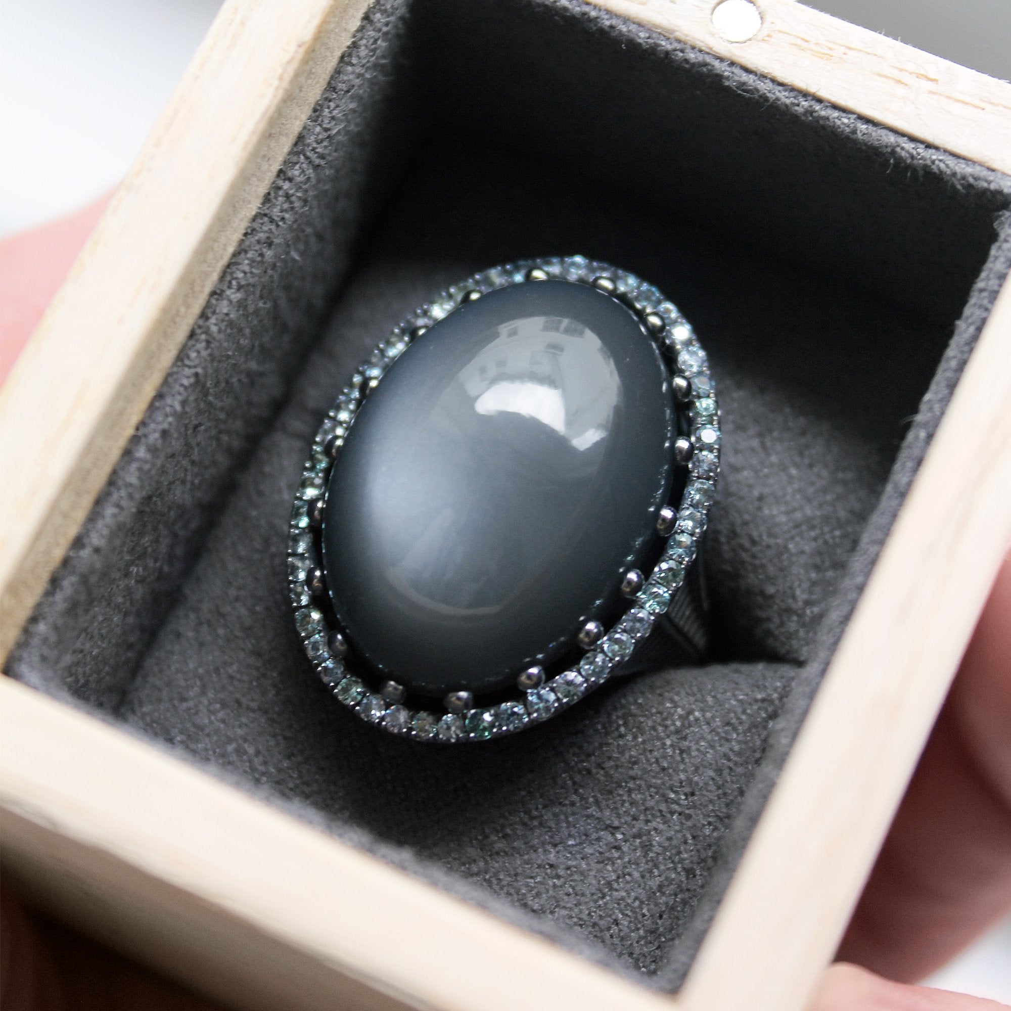 color: black gold