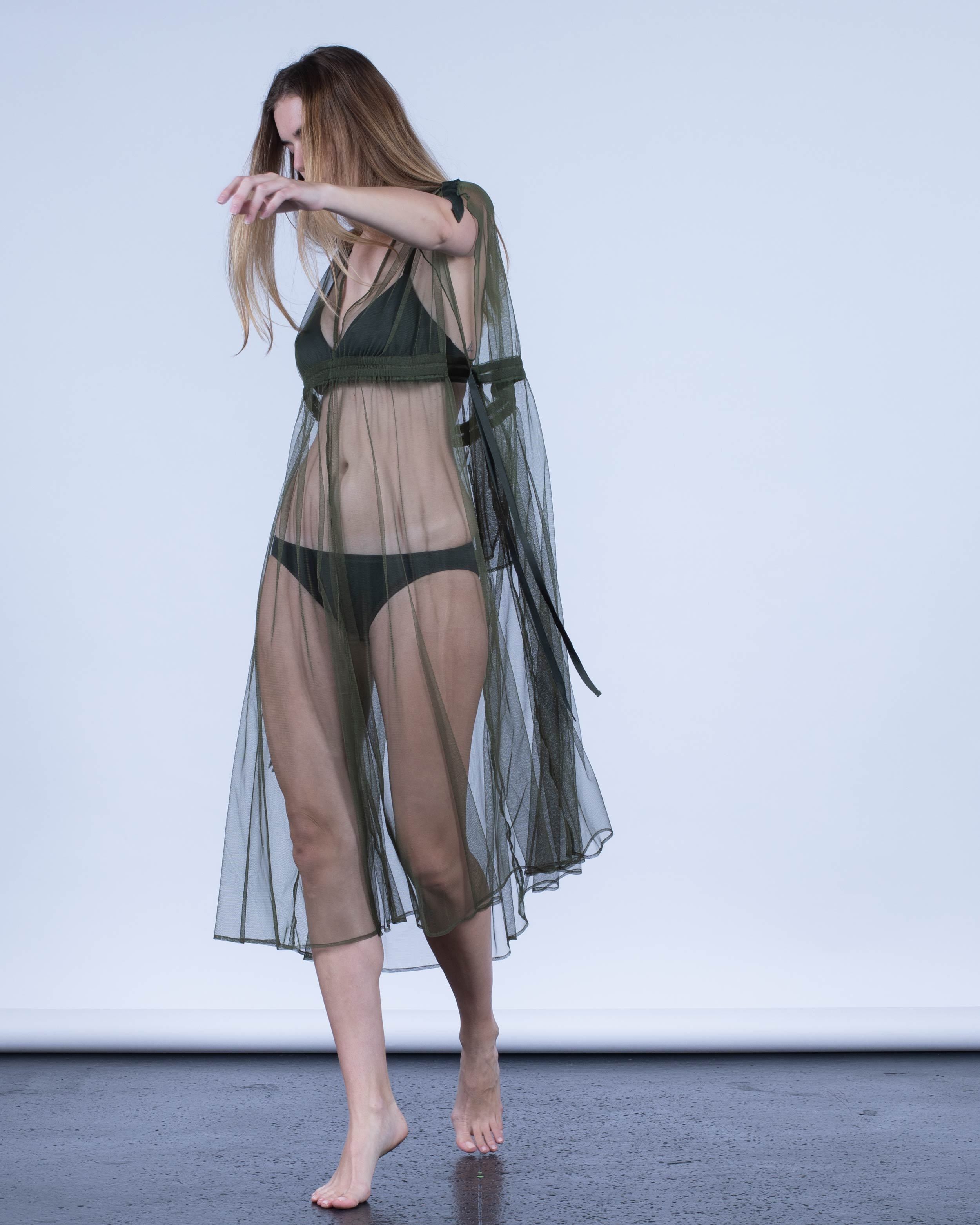 color: green tulle;