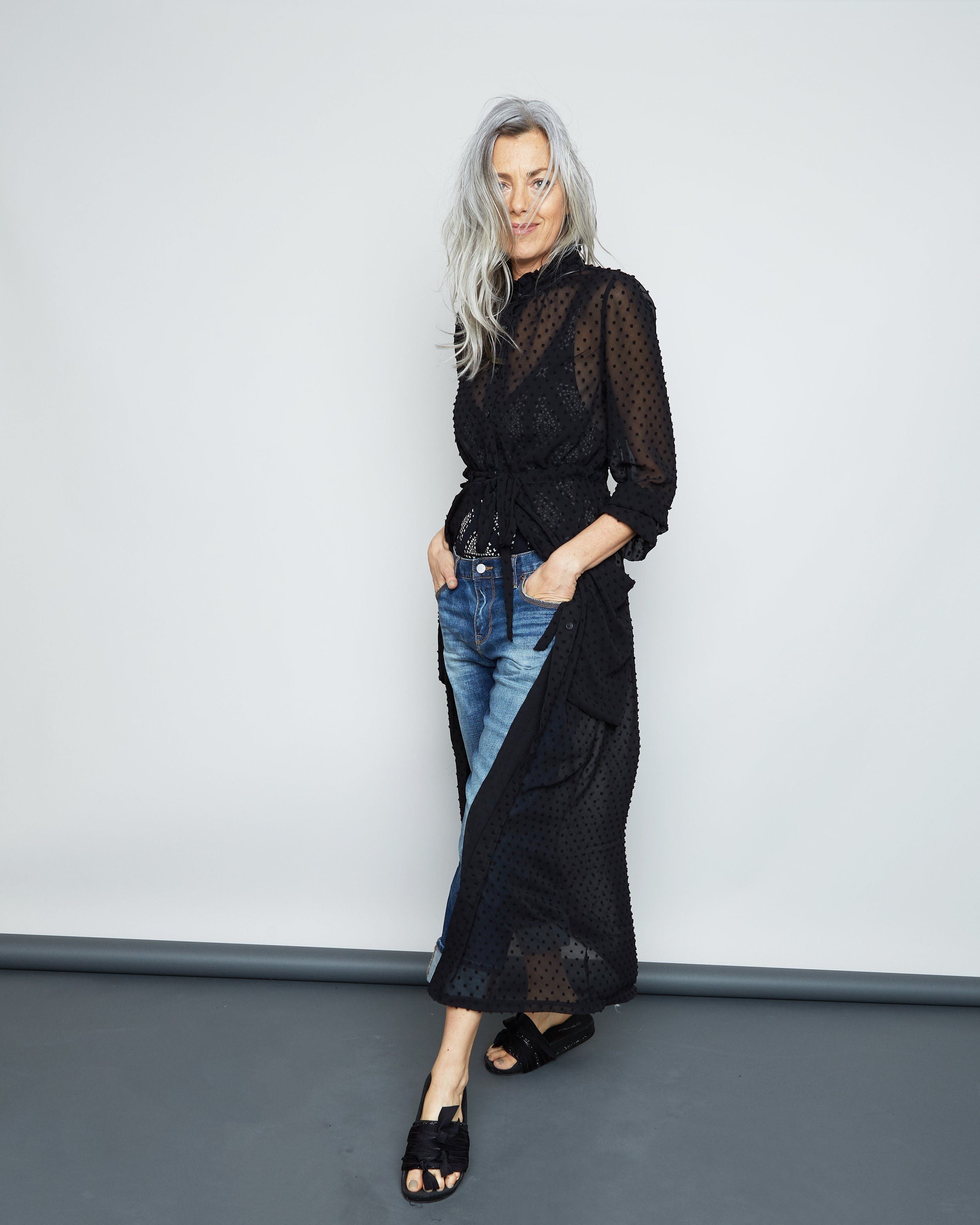 color: black flock;