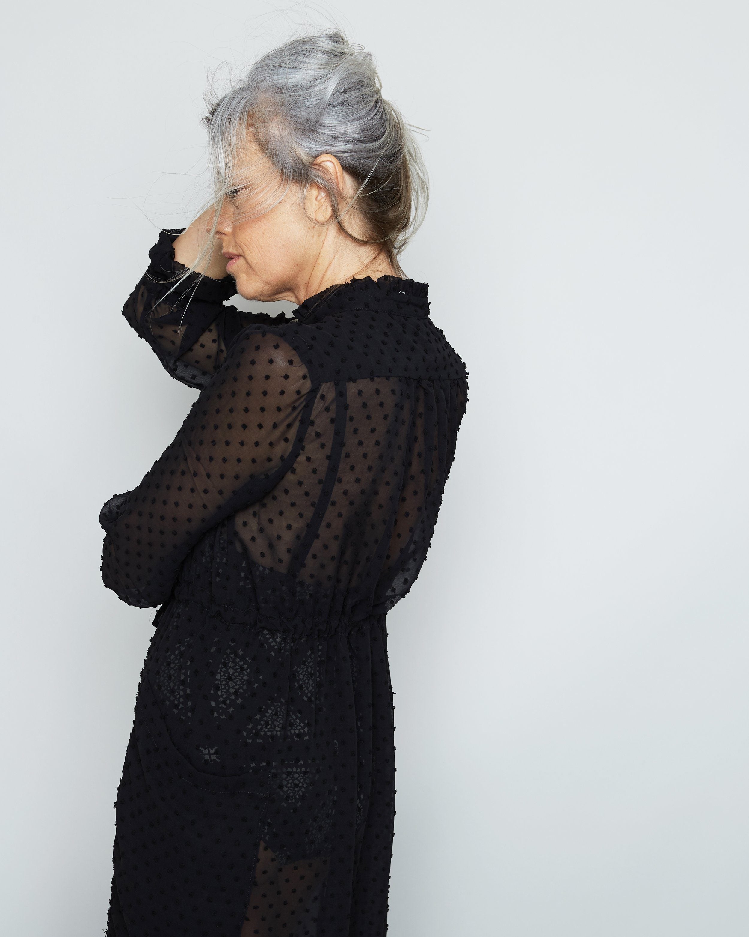 color: black flock;