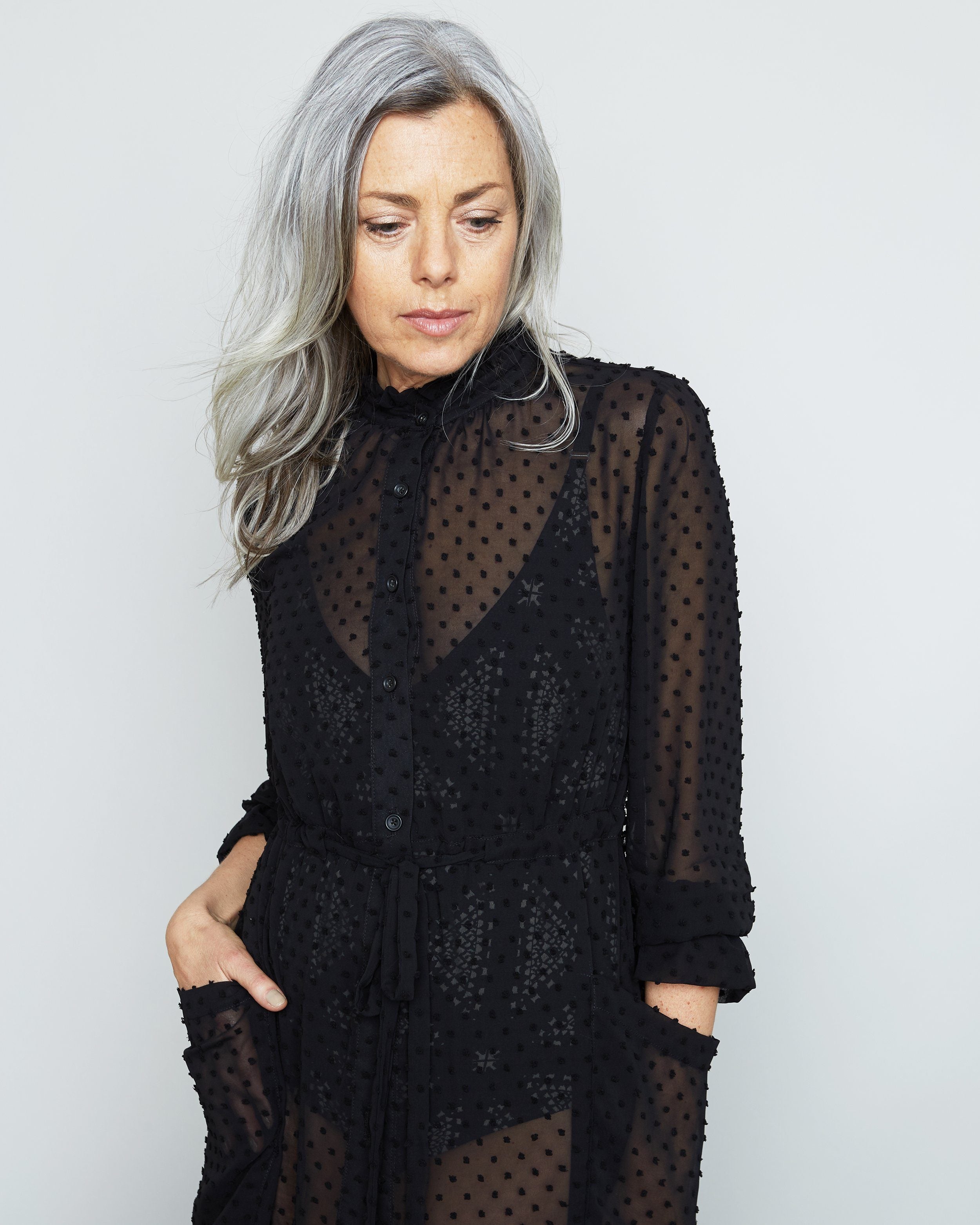 color: black flock;