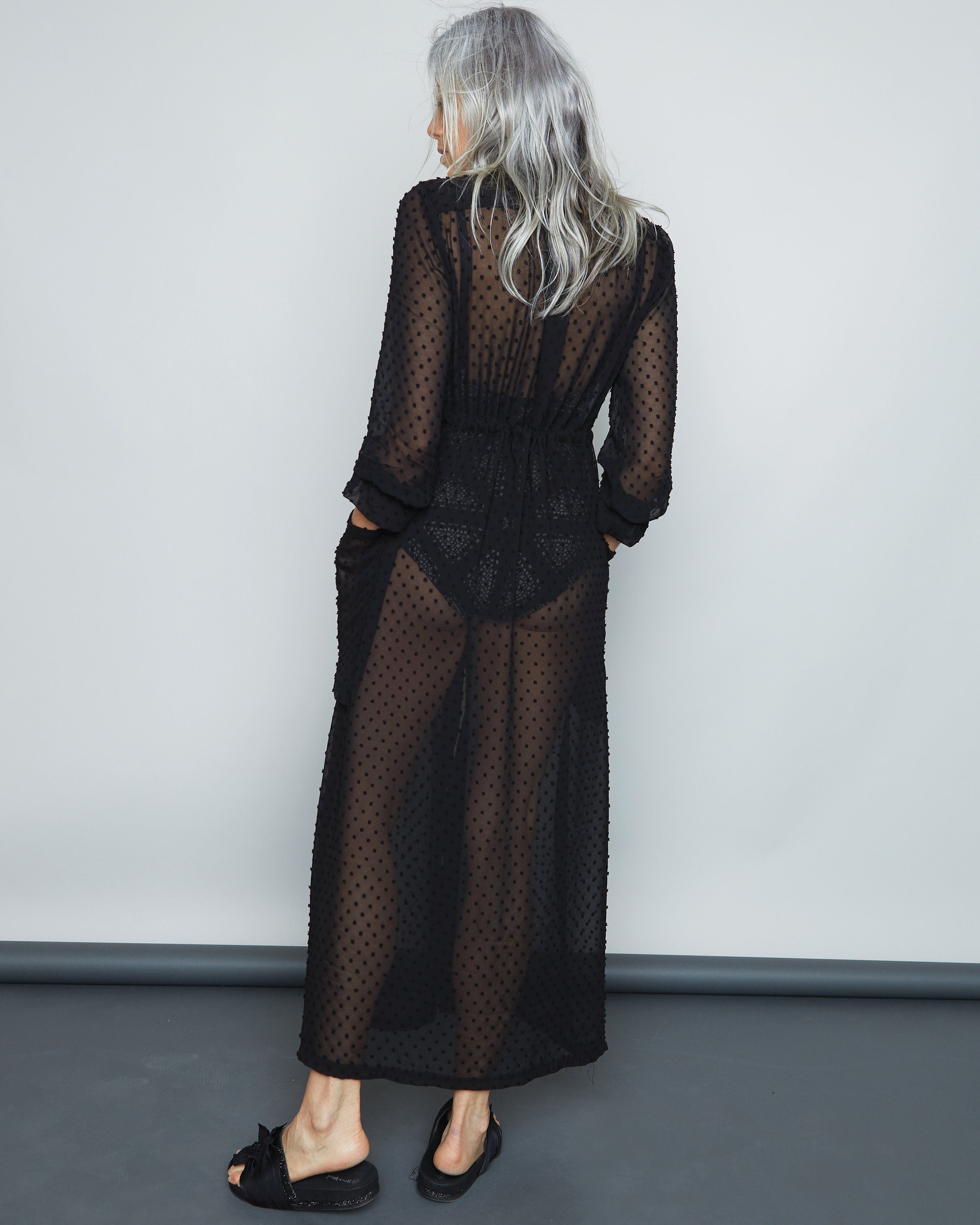 color: black flock;