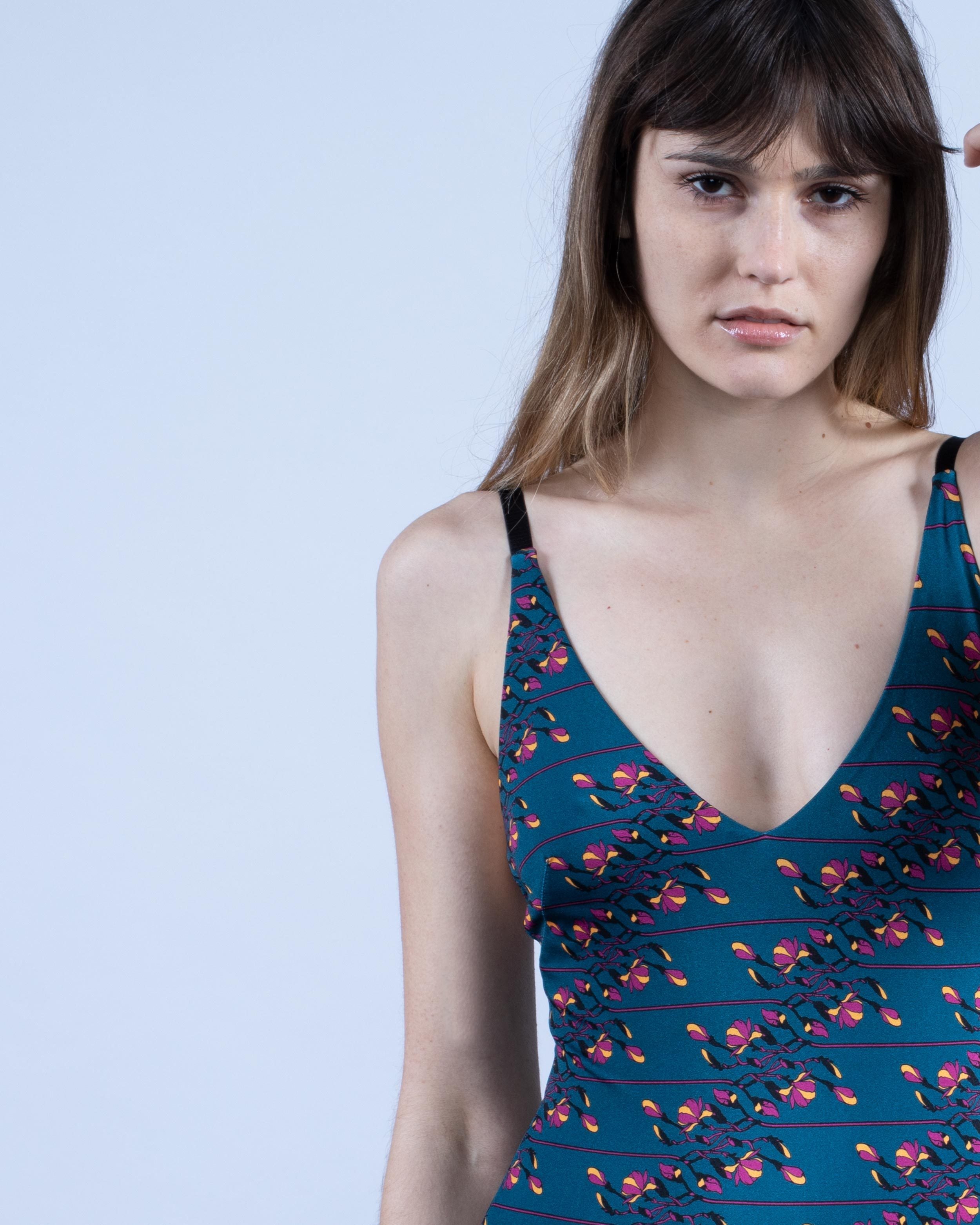 filter: color-toulouse-floral-stripe; filter: color-multi; color: toulouse floral stripe;