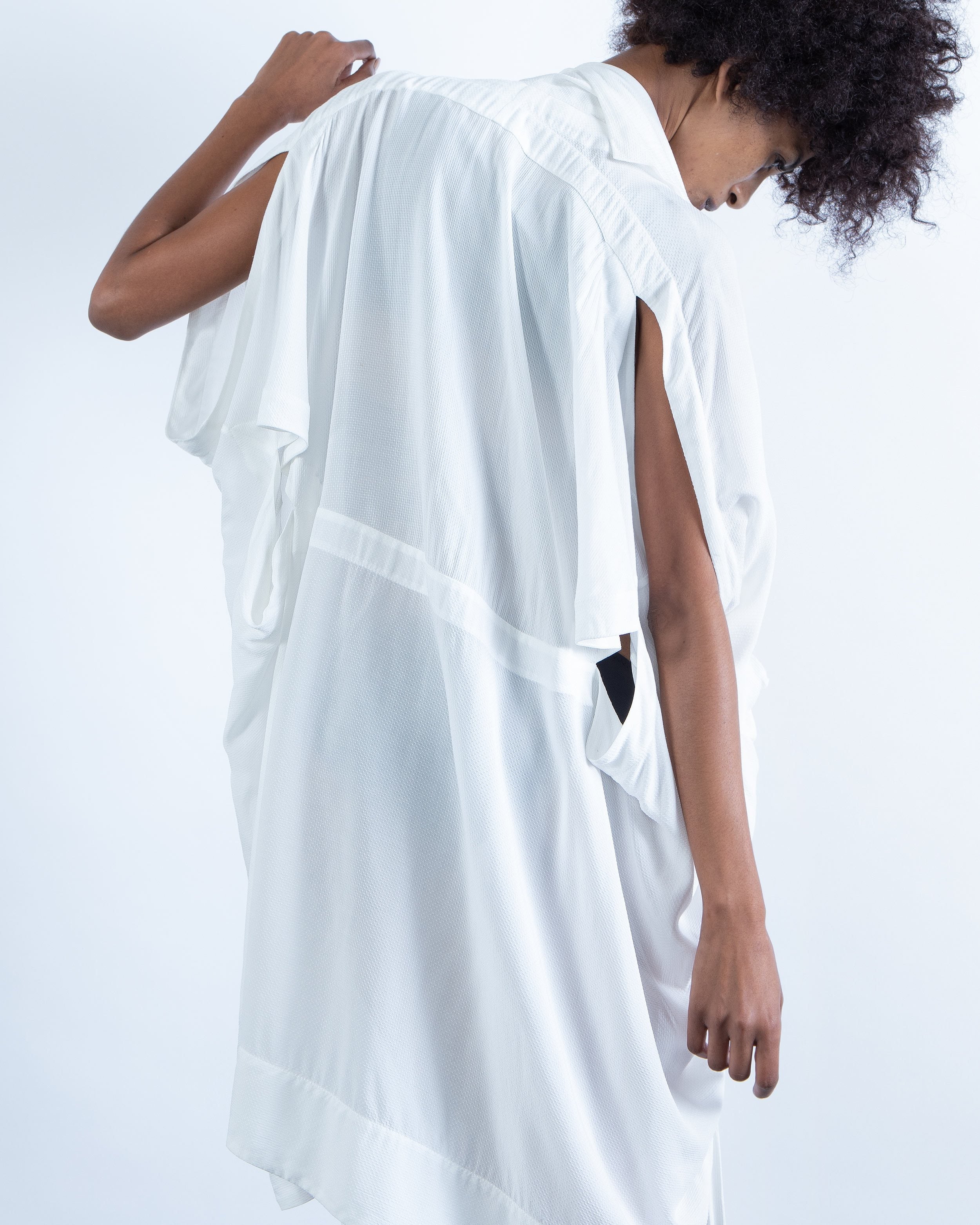 color: white;