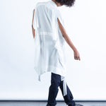 color: white;