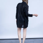 color: black;