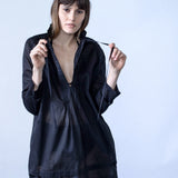 color: black;