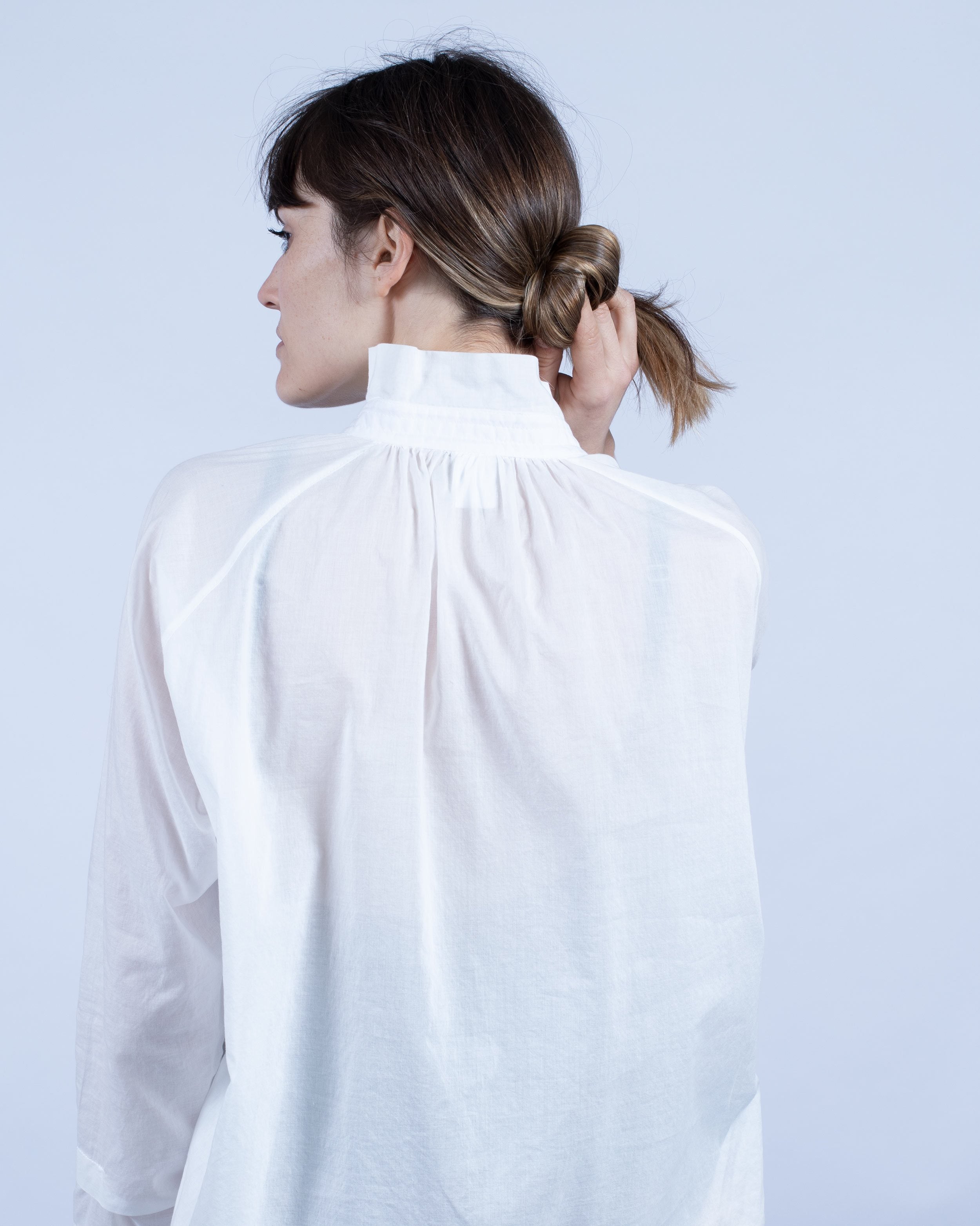 color: white;