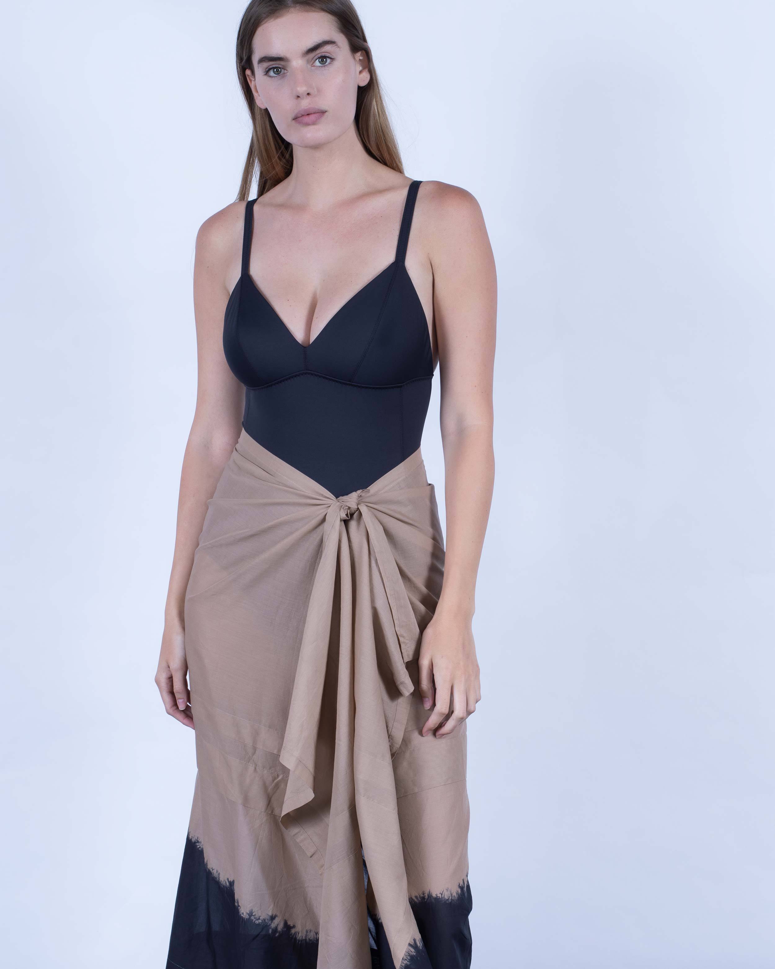 color: taupe dip dye;