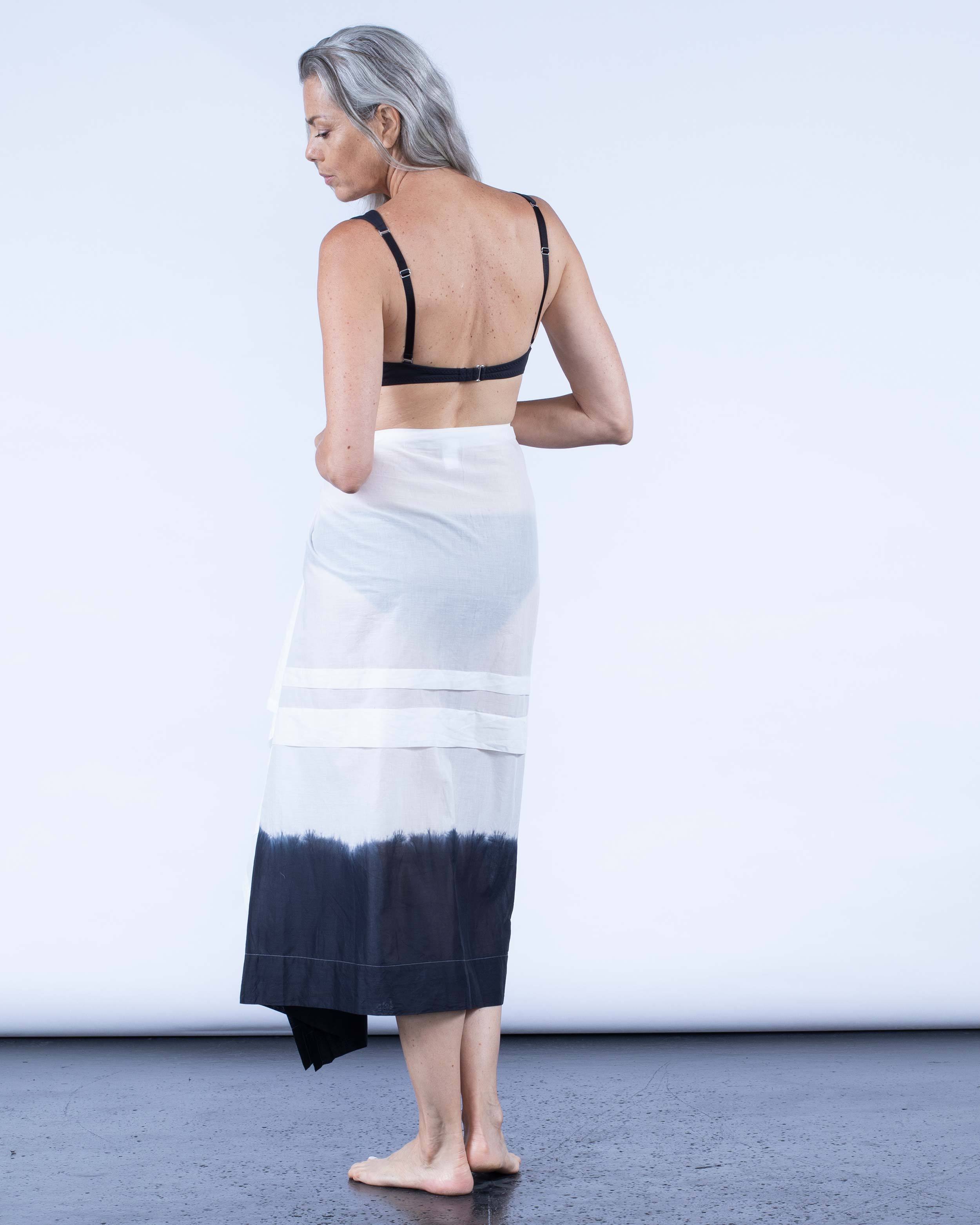 color: white dip dye;