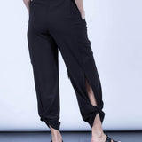 color: black;