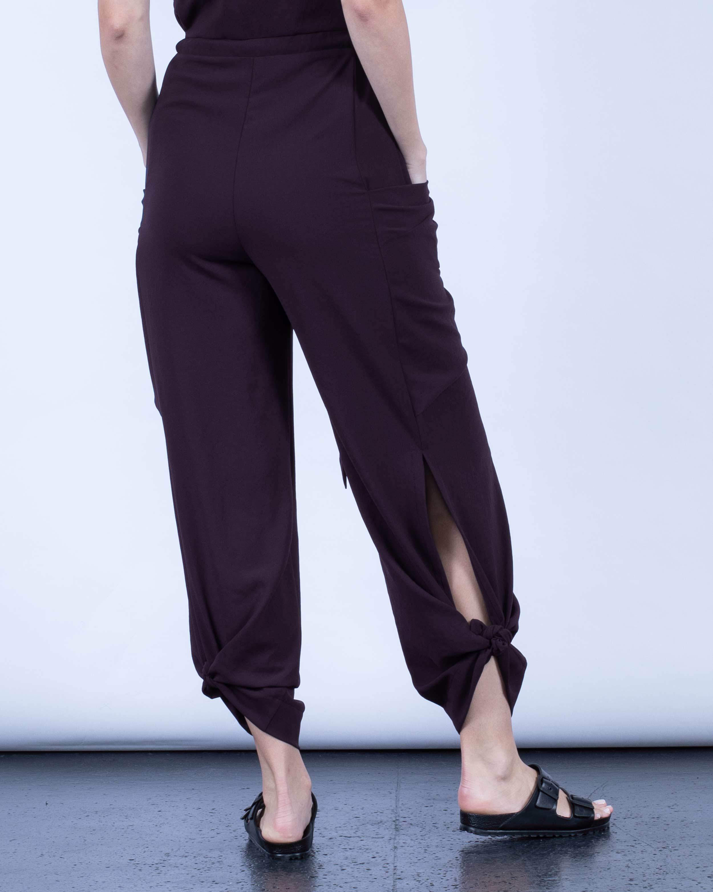 color: currant;