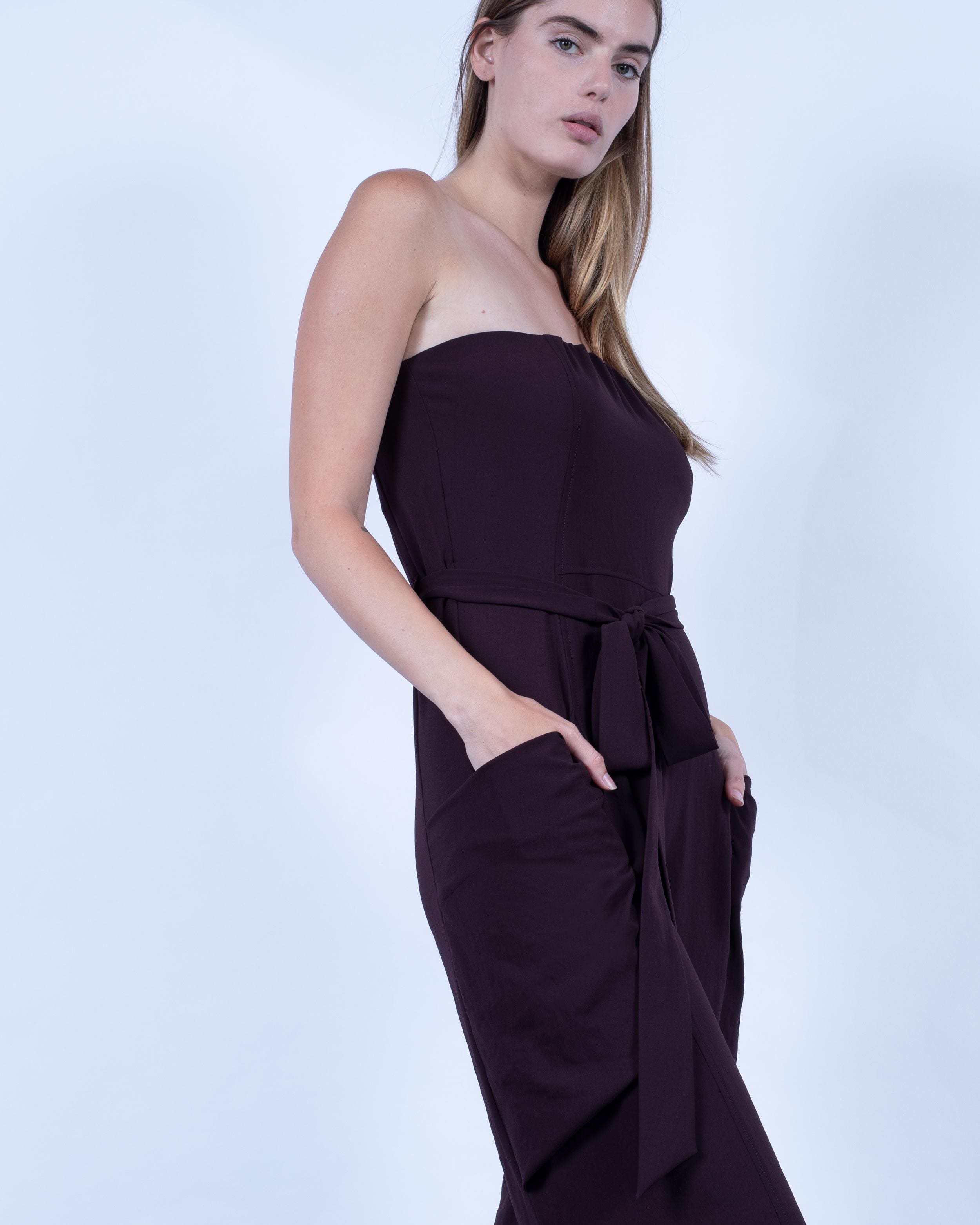 color: currant;
