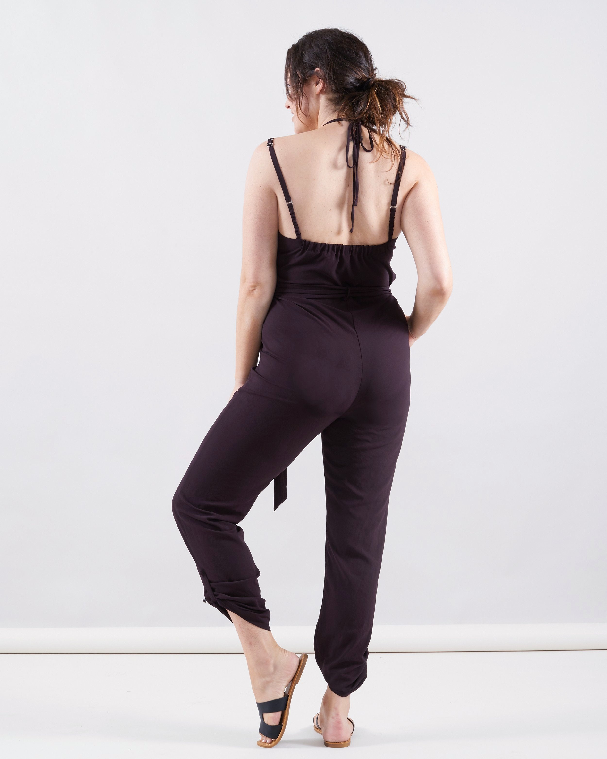 color: currant;