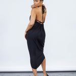 color: black;