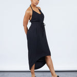 color: black;