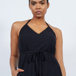 color: black;